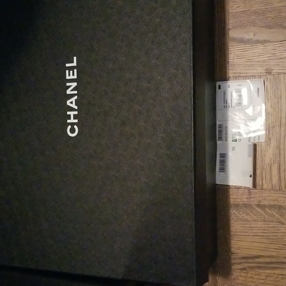 Large Chanel Shoe Box​ - Picture 9 of 10